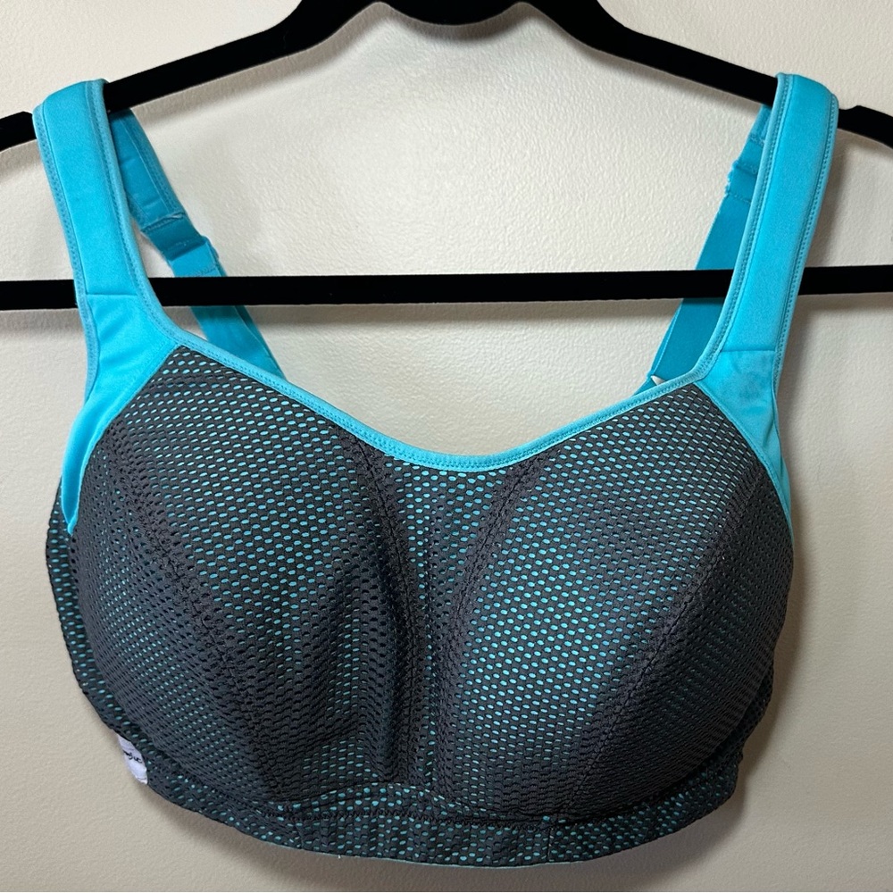 Essential Bodywear Sports Bra